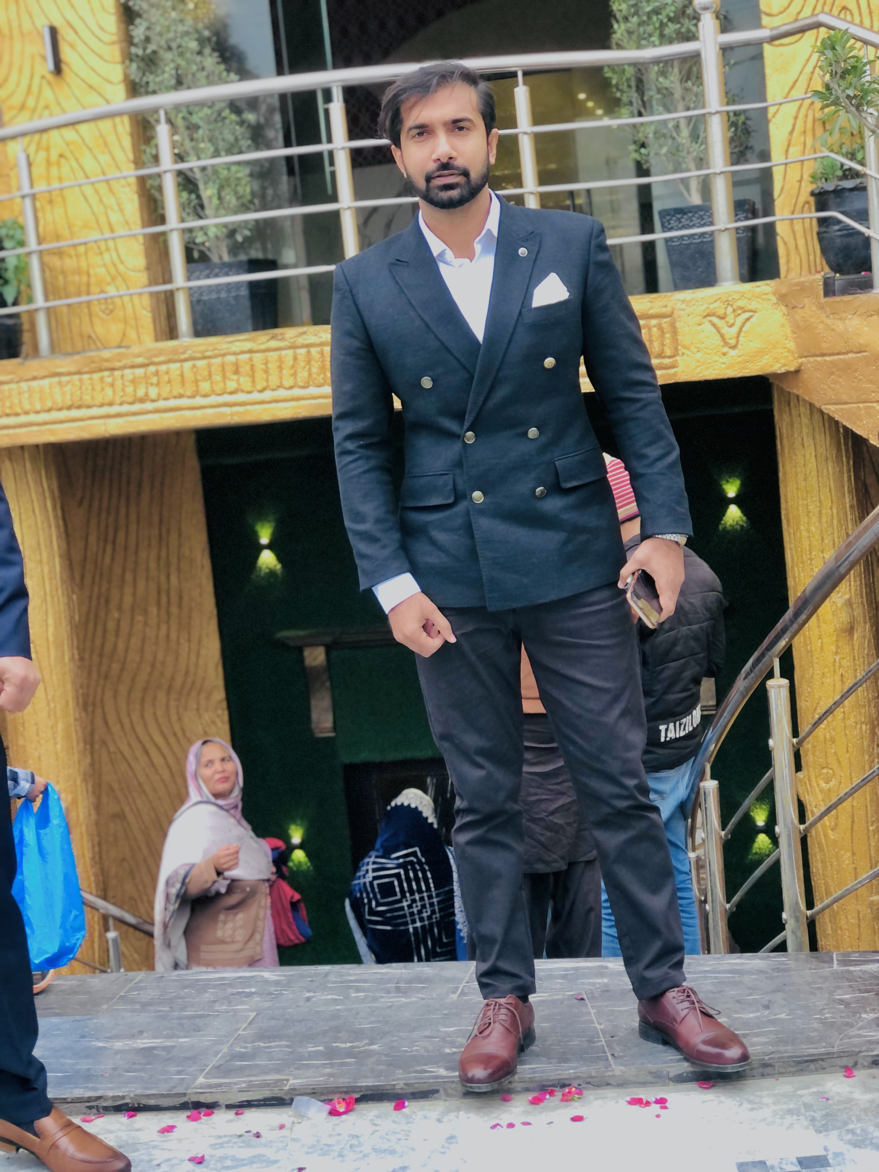 Ali Razaa