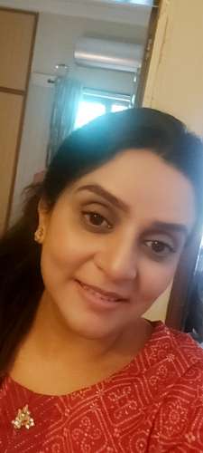 Amna Khan
