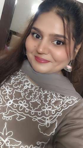 Farah Naz 